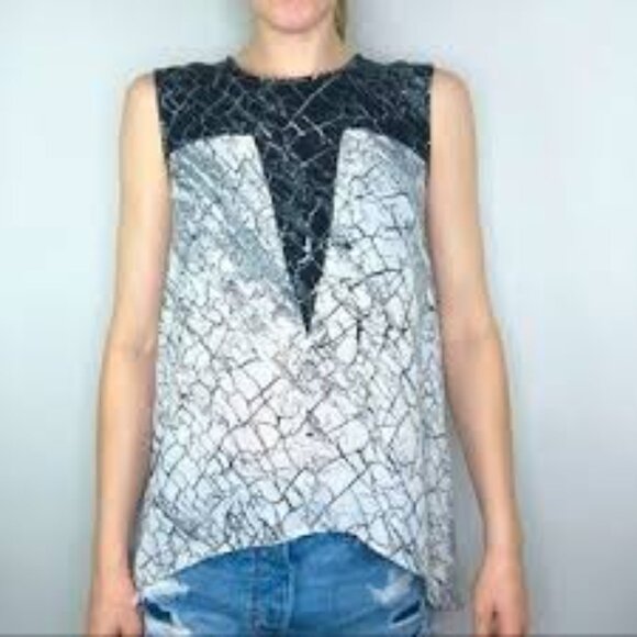 BCBGMAXAZRIA sleeveless tunic top, black and white, Large - Picture 1 of 3